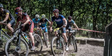 Coureurs op ATB cross